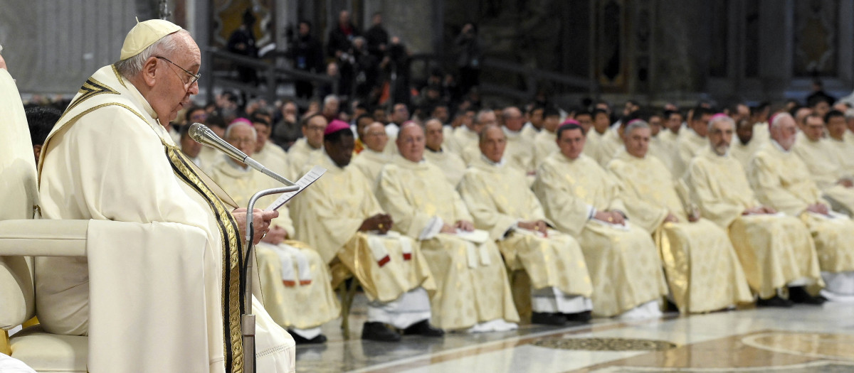 Los obispos galos y lusos respaldan al Papa ante la bendición de