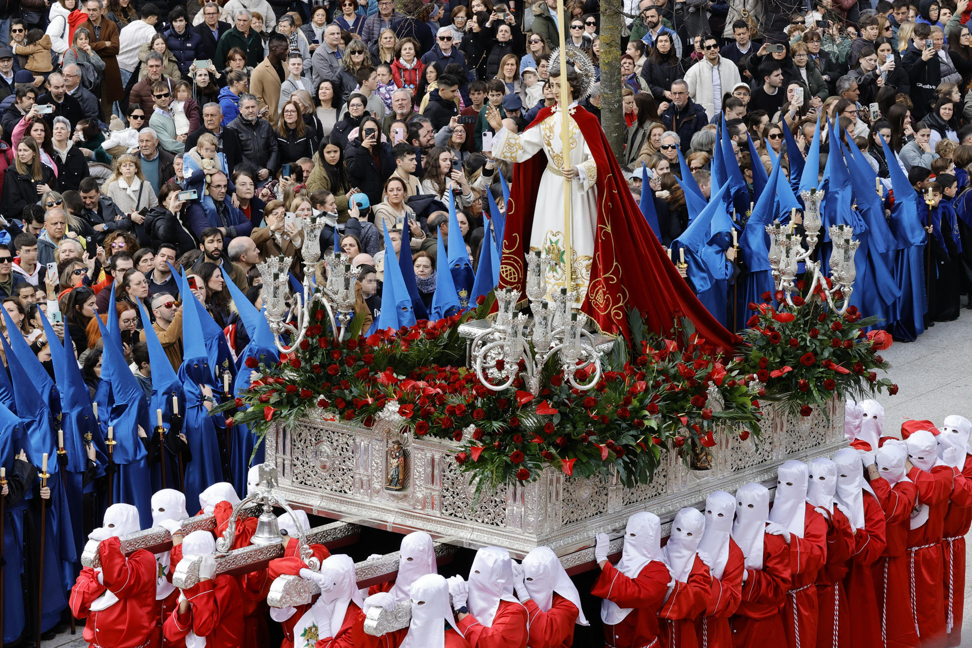 Las Fuertes Lluvias Afectan A Las Procesiones Del Viernes Santo Estas