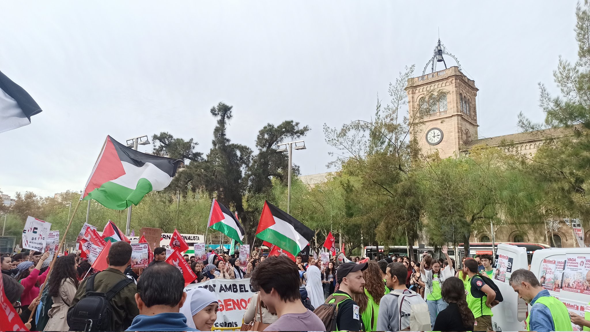 Universidades Apoya Las Manifestaciones De Estudiantes A Favor De Gaza