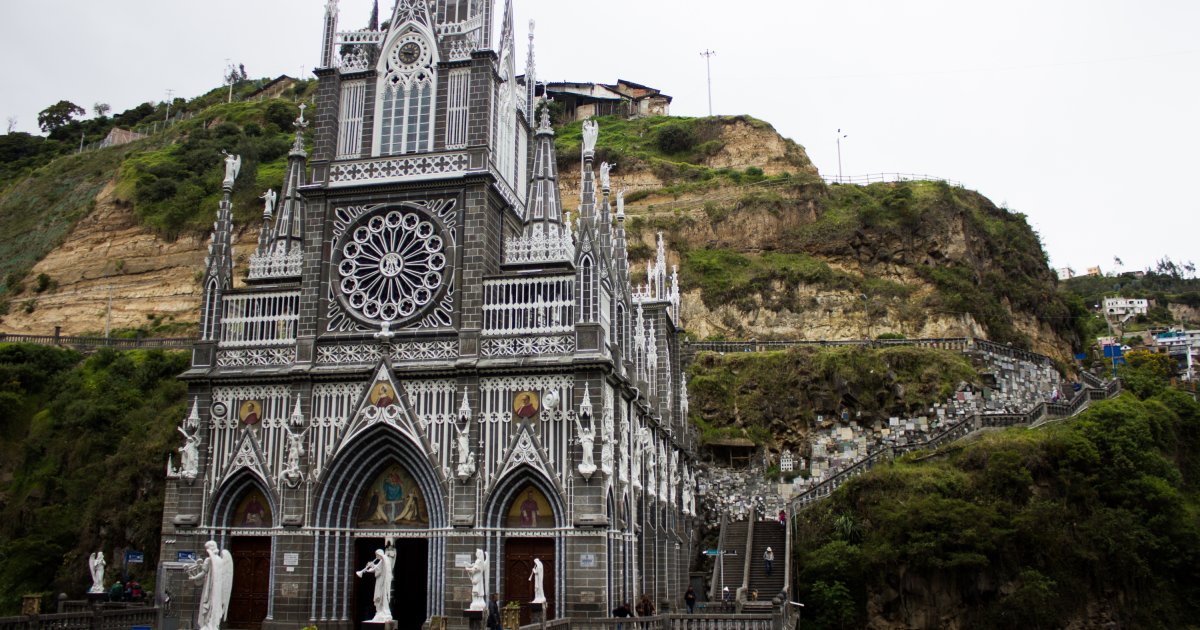Es el santuario de las Lajas el más bello del mundo?