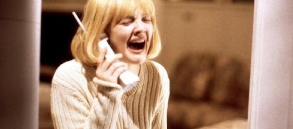 Drew Barrymore, la primera víctima de Ghostface en la saga <i>Scream</i>