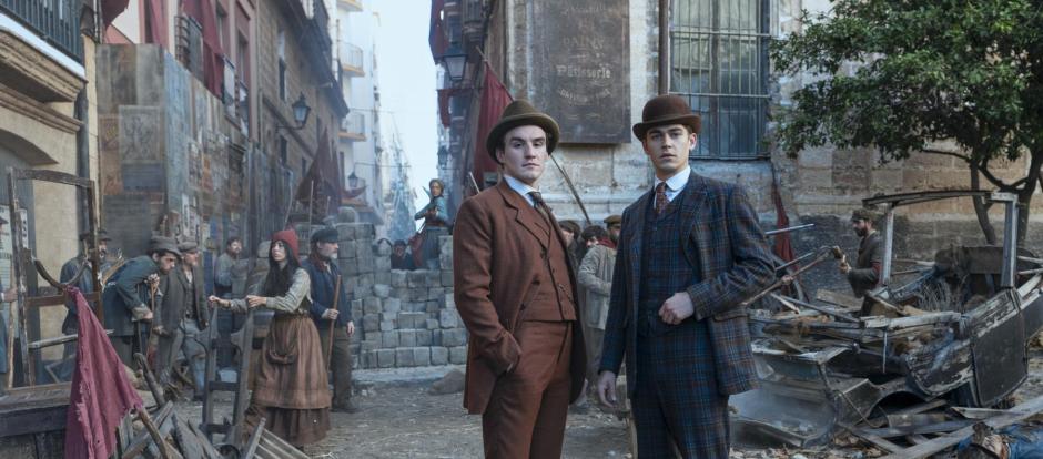 Fotograma de Hero Fiennes-Tiffin en <i>El joven Sherlock</i>