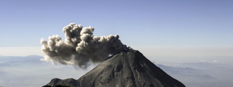 Es el volcán más activo del país y no el popular Popocatépetl