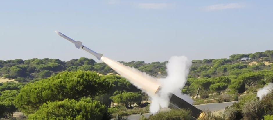 Un Sistema de Misil Antiaéreo Avanzado Nasams en plena acción