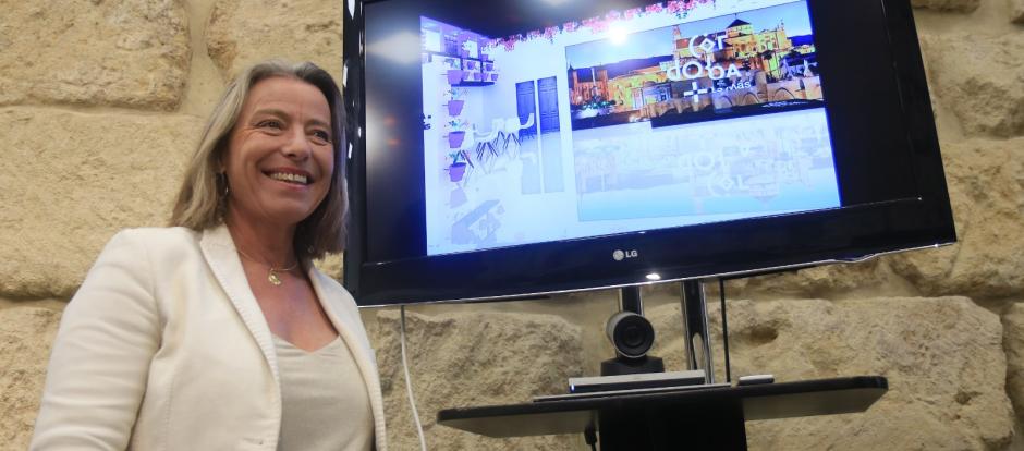 Isabel Albás presenta el stand de Córdoba en Fitur