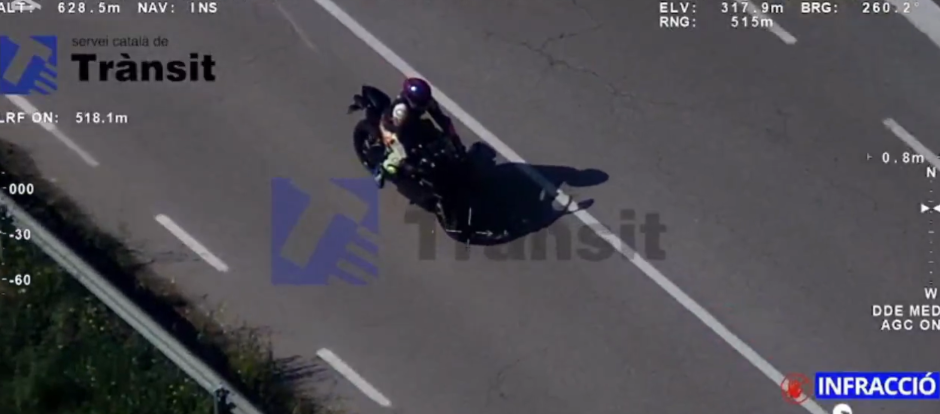 El helicóptero graba todo lo que sucede