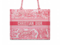 Dior, bolso Book Tote en Toile de Jouy