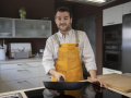 Santi Mansilla, 'Santifoods', en la cocina de su casa
