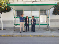 La delegada de Fomento, Articulación del Territorio y Vivienda, Cristina Casanueva (centro), visita la nueva marquesina instalada en Moriles
