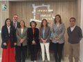 Rafaela Valenzuela y Rocío Blanco (centro), en la remodelada Oficina de Empleo de Baena