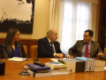 El consejero de Justicia, Administración Local y Función Pública, José Antonio Nieto (dcha.), en una reunión en el Colegio de Abogados de Córdoba