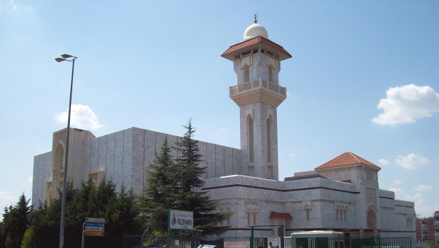 La Mezquita de la M-30, formalmente llamada Centro Cultural Islámico de Madrid