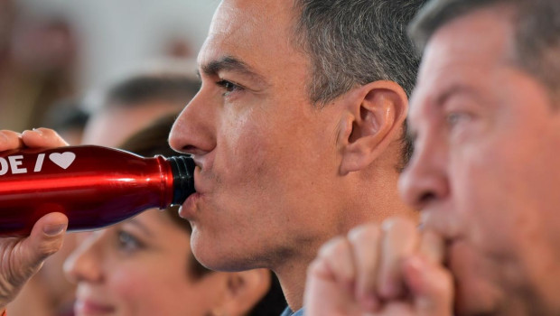 El presidente del Gobierno, Pedro Sánchez y el presidente de Castilla-La Mancha, Emiliano García-Page