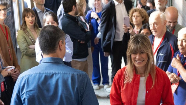 Pedro Sánchez y Begoña Gómez acuden a votar para las elecciones europeas del 9 de junio