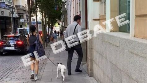 El hermano de Pedro Sánchez entrando a la Diputación de Badajoz