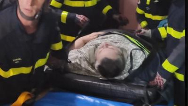 Debido al sobrepeso del paciente, sacarle de su casa no ha sido una tarea fácil