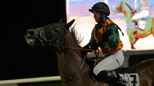"Bear's Dream" y Denisa Sikorová , tras vencer en la 3ª Carrera, "Premio Toté"
