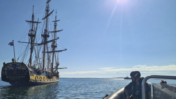 El TS Shtandart, este fin de semana al ser expulsado de las aguas de Galicia