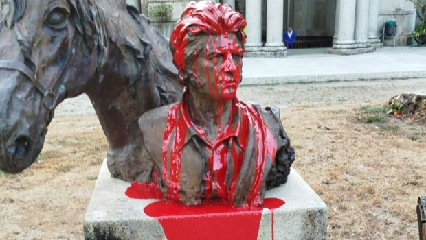 Estatua de Sancho Gracia en Mondariz