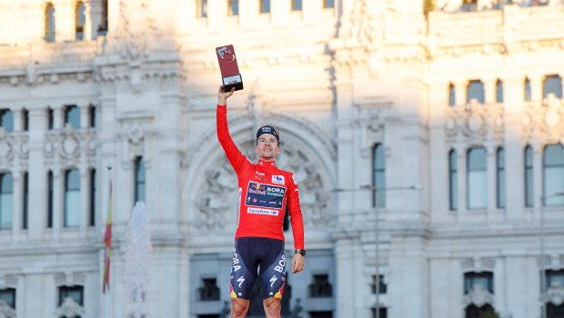 Primoz Roglic celebra en Cibeles su cuarta Vuelta a España