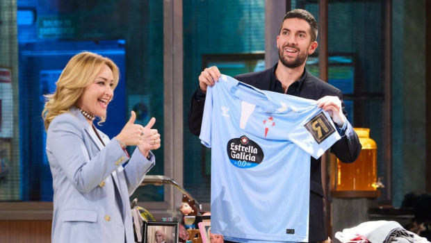 Marián Mouriño, presidenta del Celta de Vigo, junto a David Broncano en La Revuelta