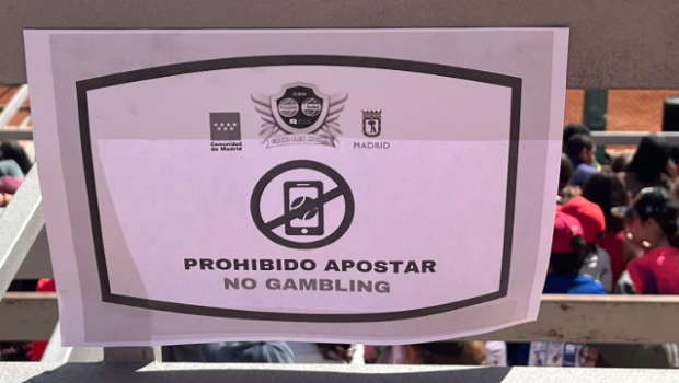 Cartel de prohibido apostar en el Challenger Comunidad de Madrid