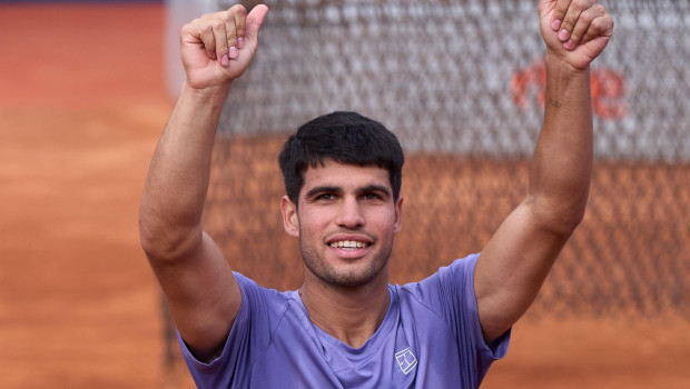 Carlos Alcaraz celebra el pase a las semifinales del Godó