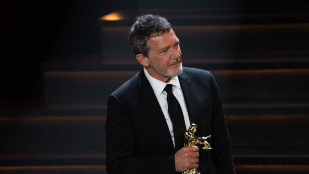 Antonio Banderas recogiendo el Premio Talía de Honor
REMITIDA / HANDOUT por ACADEMIA DE LAS ARTES ESCÉNICAS
Fotografía remitida a medios de comunicación exclusivamente para ilustrar la noticia a la que hace referencia la imagen, y citando la procedencia de la imagen en la firma
13/5/2025
