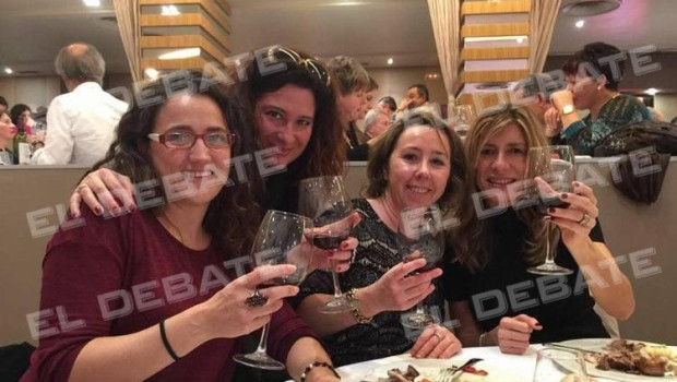 Leire Díez junto a Begoña Gómez, la mujer del presidente del Gobierno, Pedro Sánchez