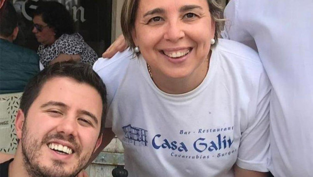 Orestes con hosteleros de Covarrubias
