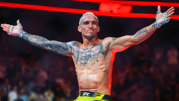 Charles Oliveira confiado para su próximo combate ante Topuria
