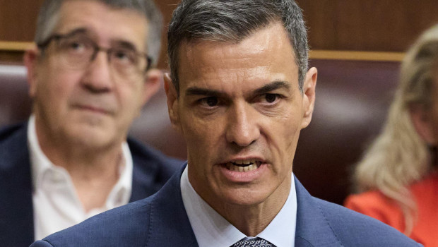 El presidente del Gobierno, Pedro Sánchez, interviene durante una sesión de control al Gobierno