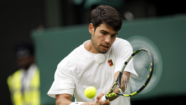 Carlos Alcaraz, durante un entrenamiento en la pista central de Wimbledon