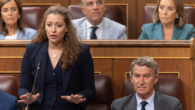 La portavoz del PP en el Congreso, Ester Muñoz, junto a Alberto Núñez Feijóo