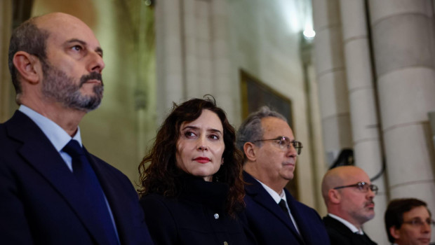 La presidenta de la Comunidad de Madrid, Isabel Díaz Ayuso, en el funeral de la Almudena