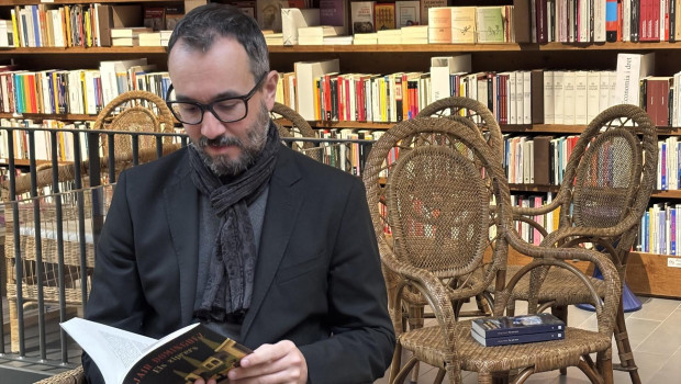 Jair Domínguez en la presentación de un libro en Barcelona