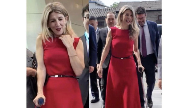 Yolanda Díaz con su muleta
