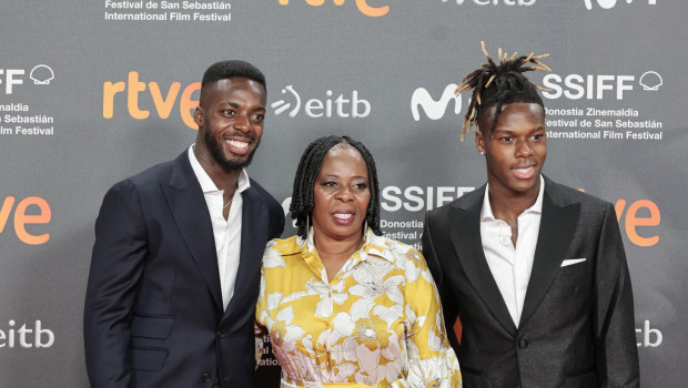 Soccerplayers Nico Williams and Iñaki Williams with their mother Maria Arthuer at photocall for opening ceremony during the 72nd San Sebastian Film Festival in San Sebastian, Spain, on Friday, 20 September, 2024.