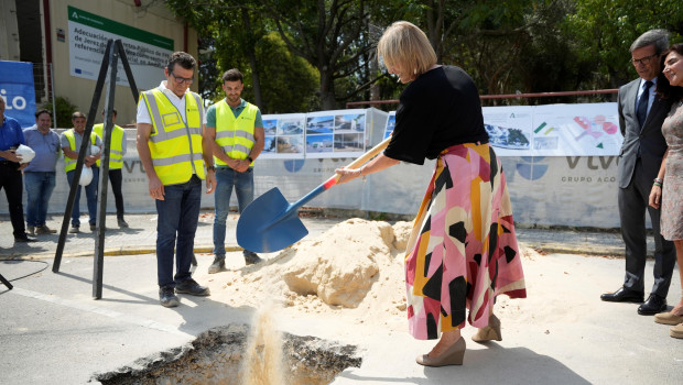 La alcaldesa de Jerez de la Frontera, María José García-Pelayo, participa en el acto de colocación de la primera piedra del futuro Centro de Referencia Aeroespacial de Andalucía