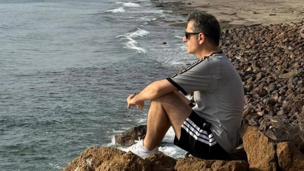 El ministro Bolaños pasa sus vacaciones en Mojácar en plena crisis en Ceuta