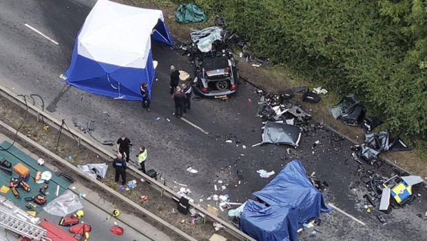 Imagen aérea del accidente en el que han muerto siete personas en Inglaterra