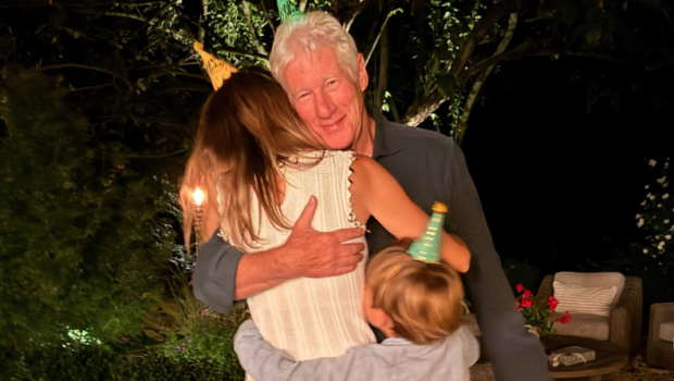 Richard Gere con su mujer y su hijo