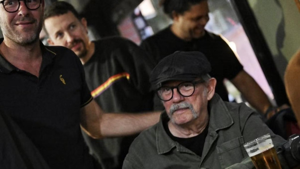 Silvio Rodríguez en la taberna Garibaldi de Madrid