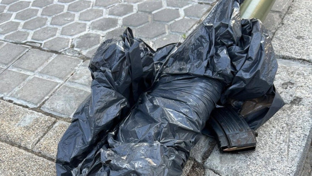 Armas de guerra localizadas en mitad de la calle en Sevilla