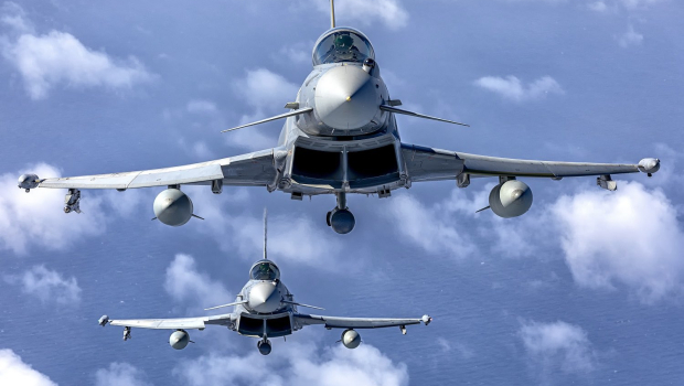 Entrenamiento de Eurofighter y F-18 en Canarias