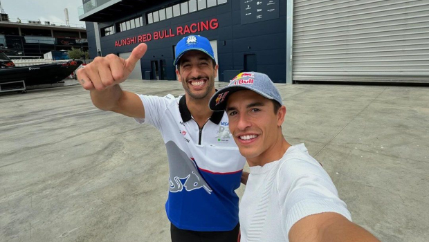 Marc Márquez junto a Daniel Ricciardo en el GP de España
