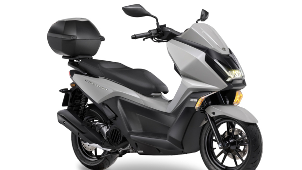 Deportiva y manejable, así es la Kymco Sky Town ABS