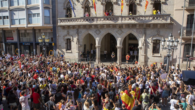 Dani Olmo celebró con la gente de su localidad la Eurocopa con España