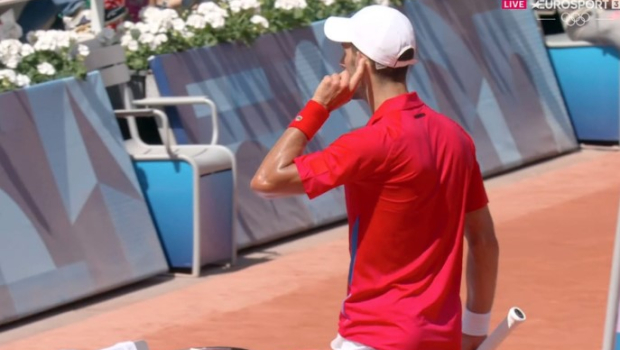 El feo gesto de Djokovic durante el partido contra Nadal