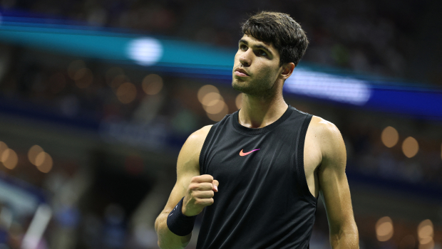 Carlos Alcaraz durante su partido de primera ronda en el US Open 2024